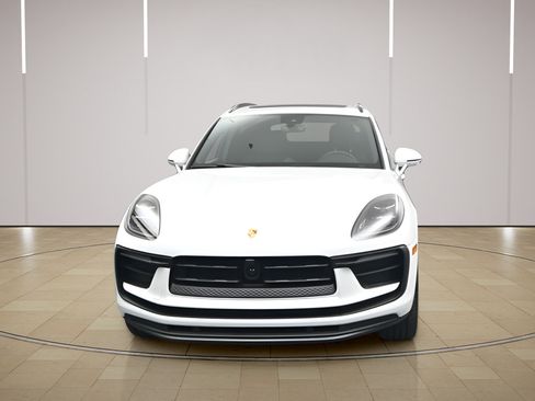 Used 2026 Porsche Macan AWD/4WD image 29