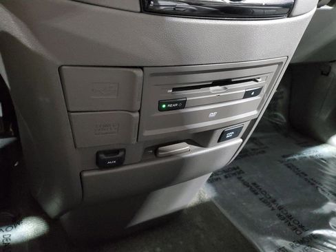 Used 2014 Honda Odyssey Touring image 35