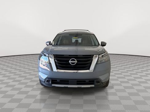 Certified 2025 Nissan Pathfinder Platinum w/ Cargo Package AWD/4WD image 4