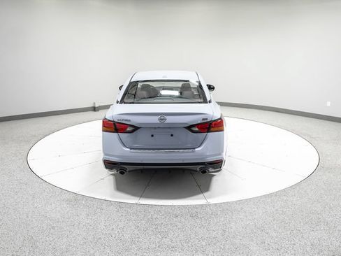 Used 2023 Nissan Altima 2.5 SR FWD image 29
