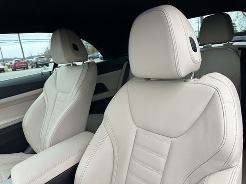 Used 2023 BMW M440i Convertible w/ Premium Package image 13