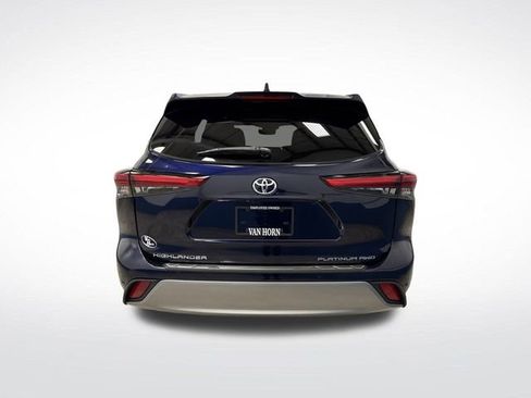 Used 2021 Toyota Highlander Platinum image 15