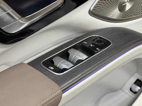 Certified 2023 Mercedes-Benz EQS 580 4MATIC SUV image 24