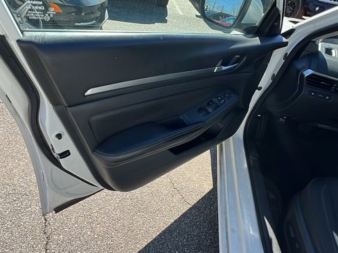 Used 2022 Nissan Altima 2.5 SV image 14