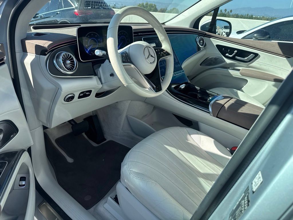 Used 2023 Mercedes-Benz EQS 450+ SUV image 10