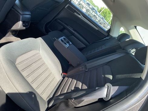 Used 2019 Ford Fusion SE FWD image 10