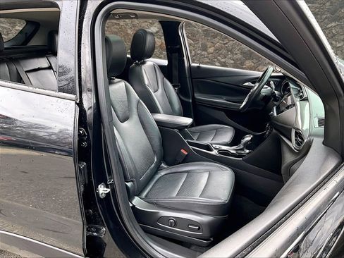 Used 2020 Buick Encore GX Essence w/ Experience Buick Package image 7