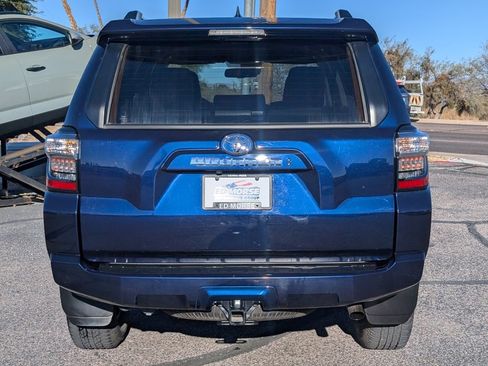 Used 2022 Toyota 4Runner SR5 Premium image 4