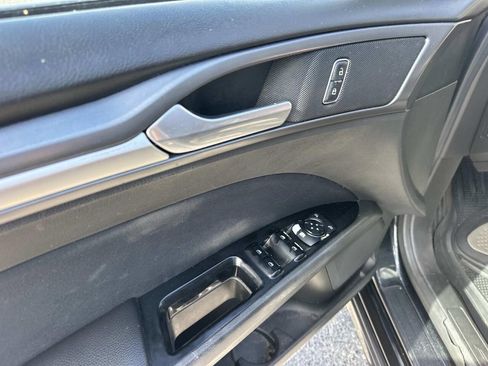 Used 2014 Ford Fusion SE image 11