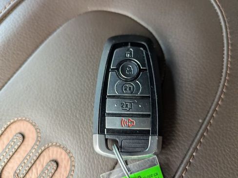 Used 2025 Ford Expedition King Ranch AWD/4WD image 37