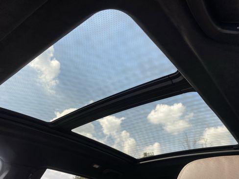 Used 2024 BMW X7 M60i w/ Executive Package image 8