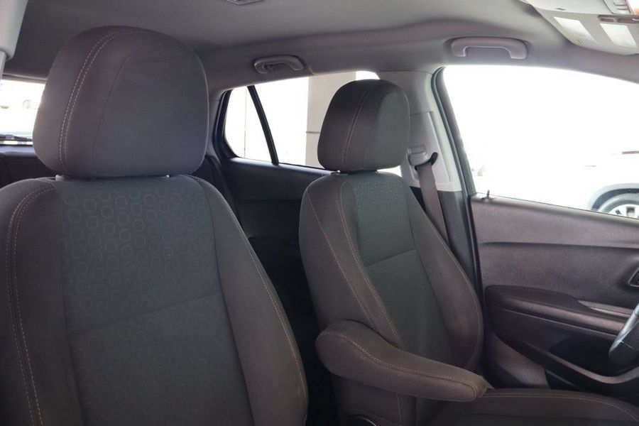 Used 2020 Chevrolet Trax LS w/ Tint and Cruise Package FWD image 34