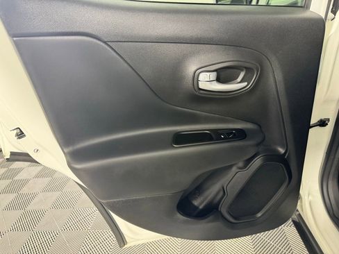 Used 2023 Jeep Renegade Trailhawk w/ Trailhawk Elite Group image 23