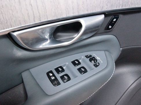 Certified 2024 Volvo XC90 T8 Ultimate w/ Protection Package Premier image 16