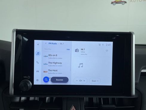 Used 2024 Toyota RAV4 XLE image 22