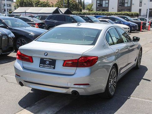 Used 2019 BMW 530e w/ Convenience Package RWD image 4