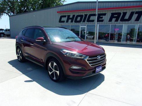 Used 2016 Hyundai Tucson Limited w/ Option Group 03 FWD image 1