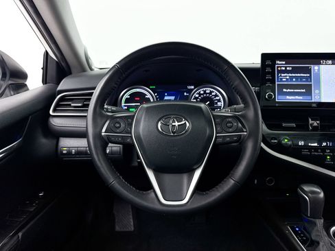 Used 2024 Toyota Camry XLE w/ Navigation Package FWD image 4