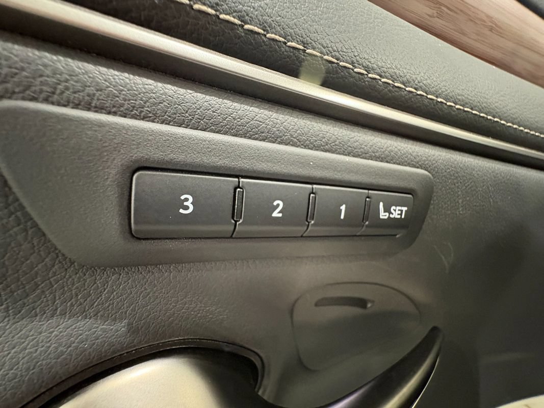Used 2023 Lexus ES 350 w/ Premium Package FWD image 38