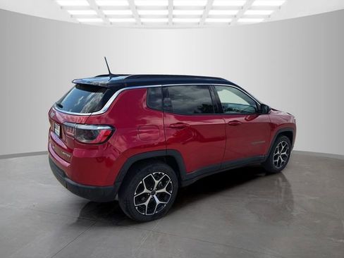 Used 2025 Jeep Compass Limited image 9