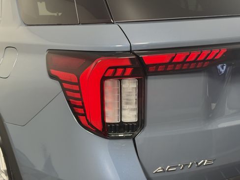 New 2026 Ford Explorer Active w/ Active Comfort Package RWD image 8