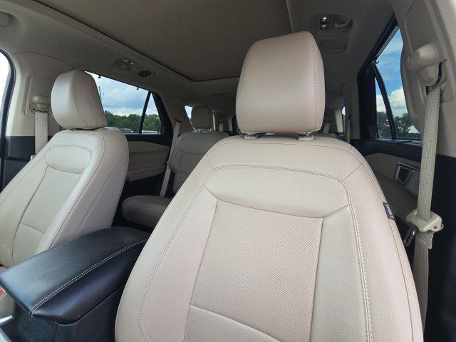 Certified 2023 Ford Explorer Limited w/ Limited Technology Package RWD image 28