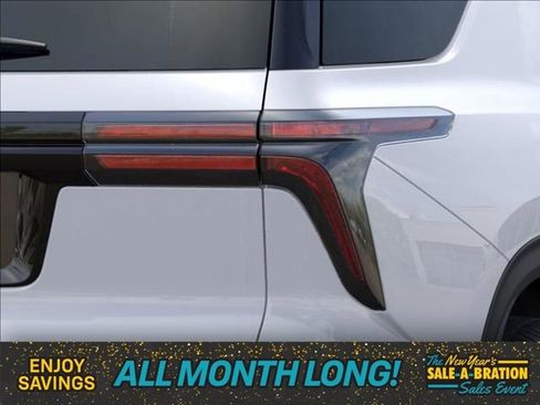 New 2026 Chevrolet Traverse LT w/ Sun and Wheel Package image 11