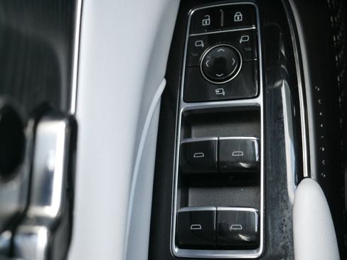 Certified 2024 Cadillac Lyriq Luxury image 28