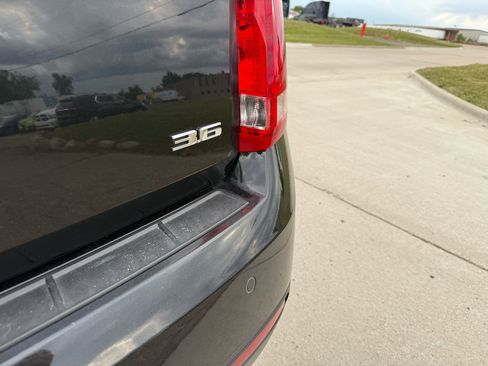 Used 2014 Cadillac SRX Performance w/ Driver Awareness Package image 9