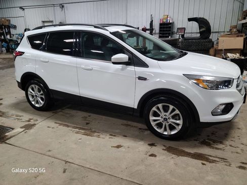 Used 2018 Ford Escape SE image 10