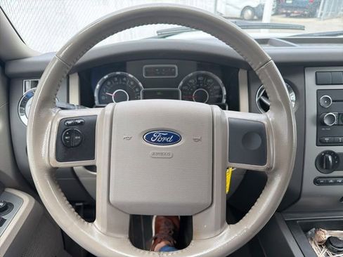 Used 2009 Ford Expedition XLT AWD/4WD image 4