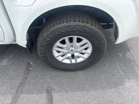 Used 2016 Nissan Frontier SV AWD/4WD image 15