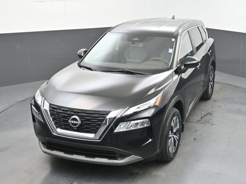 Used 2023 Nissan Rogue SV FWD image 25