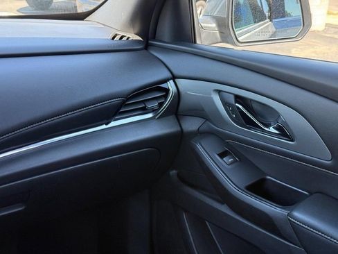 Used 2023 Chevrolet Traverse LT w/ LPO, Floor Liner Package AWD/4WD image 10