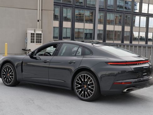 New 2026 Porsche Panamera 4 image 3
