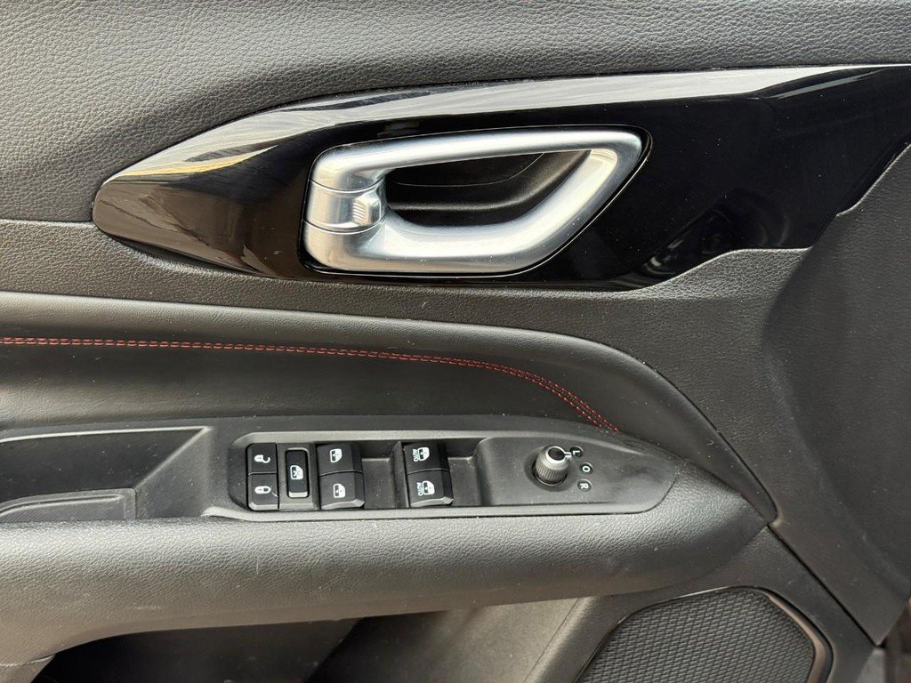 Used 2023 Jeep Compass Trailhawk AWD/4WD image 19