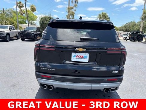 Used 2026 Chevrolet Traverse LT w/ Driver Confidence Package FWD image 5