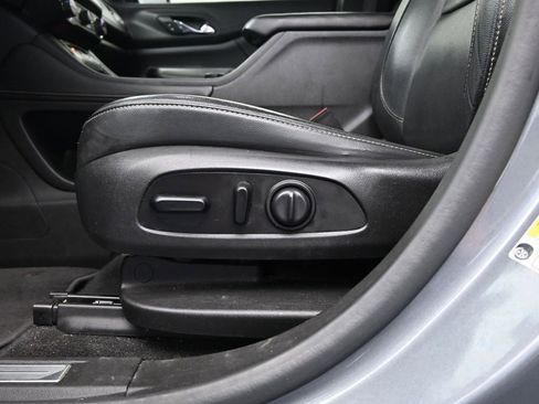 Used 2020 GMC Acadia SLT w/ Driver Alert Package II image 24