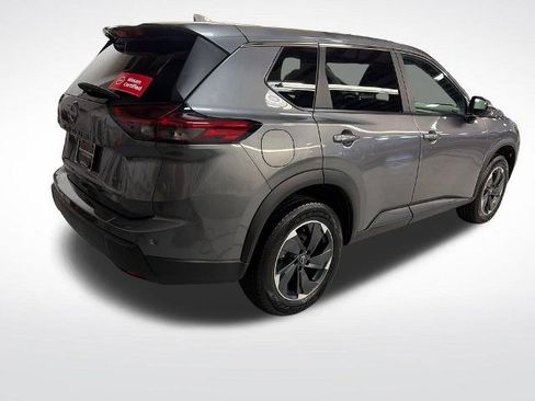 Certified 2025 Nissan Rogue SV AWD/4WD image 6