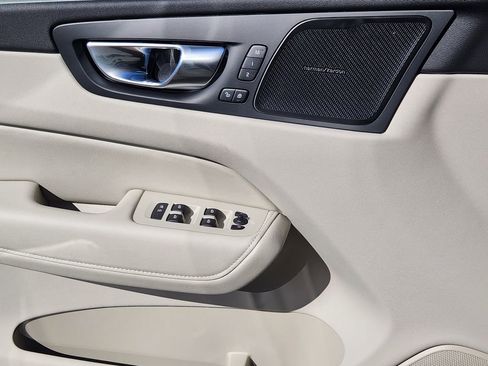 New 2026 Volvo XC60 T8 Ultra w/ Protection Package Premier image 12