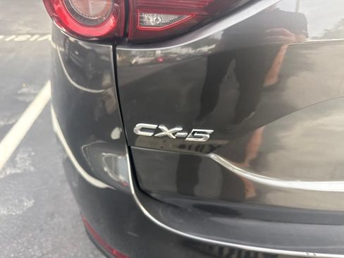 Used 2019 MAZDA CX-5 Touring FWD image 9