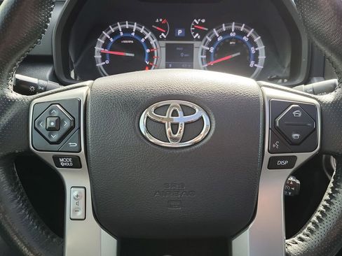 Used 2016 Toyota 4Runner Limited image 11