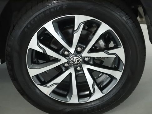 Used 2023 Toyota Corolla Cross XLE AWD/4WD image 39