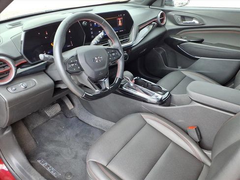 Used 2025 Chevrolet Trax RS image 22