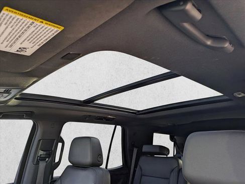 Used 2022 Chevrolet Tahoe Z71 w/ Luxury Package image 16