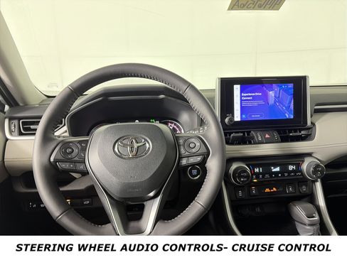 Used 2025 Toyota RAV4 XLE Premium image 9
