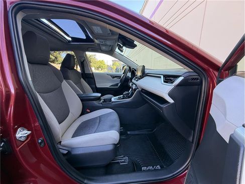 Used 2020 Toyota RAV4 XLE w/ Convenience Package AWD/4WD image 13