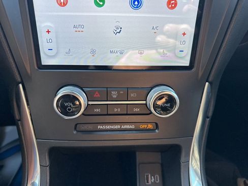 Used 2022 Ford Edge ST image 27