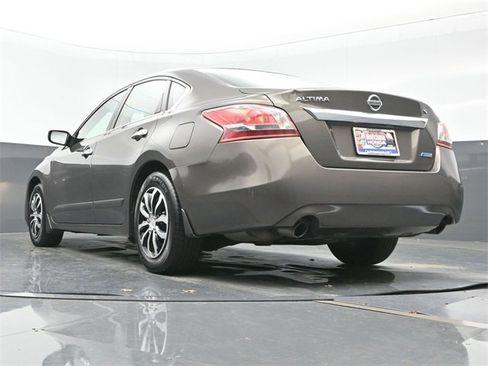 Used 2013 Nissan Altima 2.5 S image 23