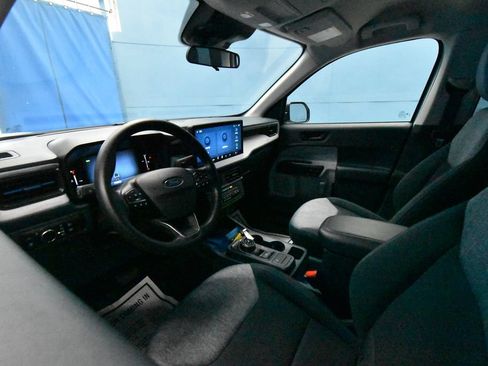 Used 2025 Ford Maverick XLT FWD image 2